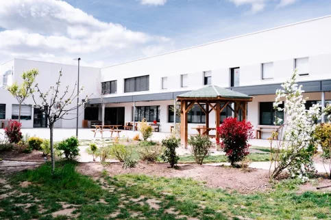 Cour du collège Sainte-Claire