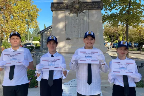 Classe défense - formation porte drapeau.jpg
